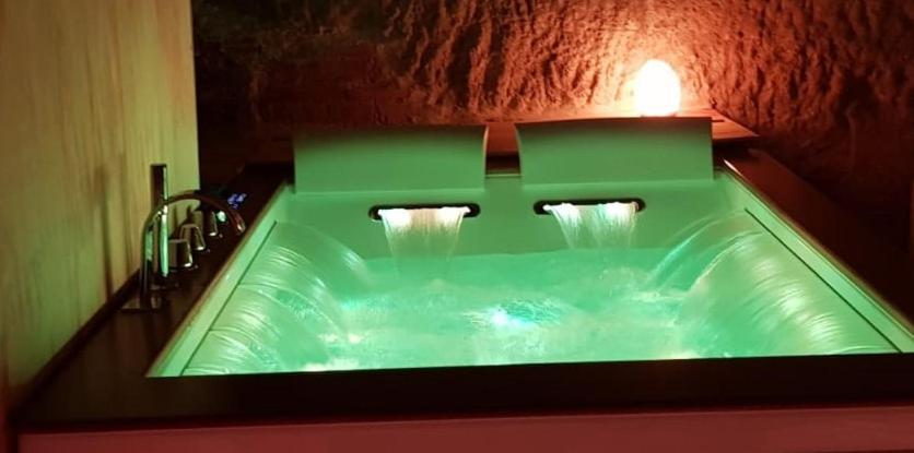 La Grotta Nel Borgo Roccastrada